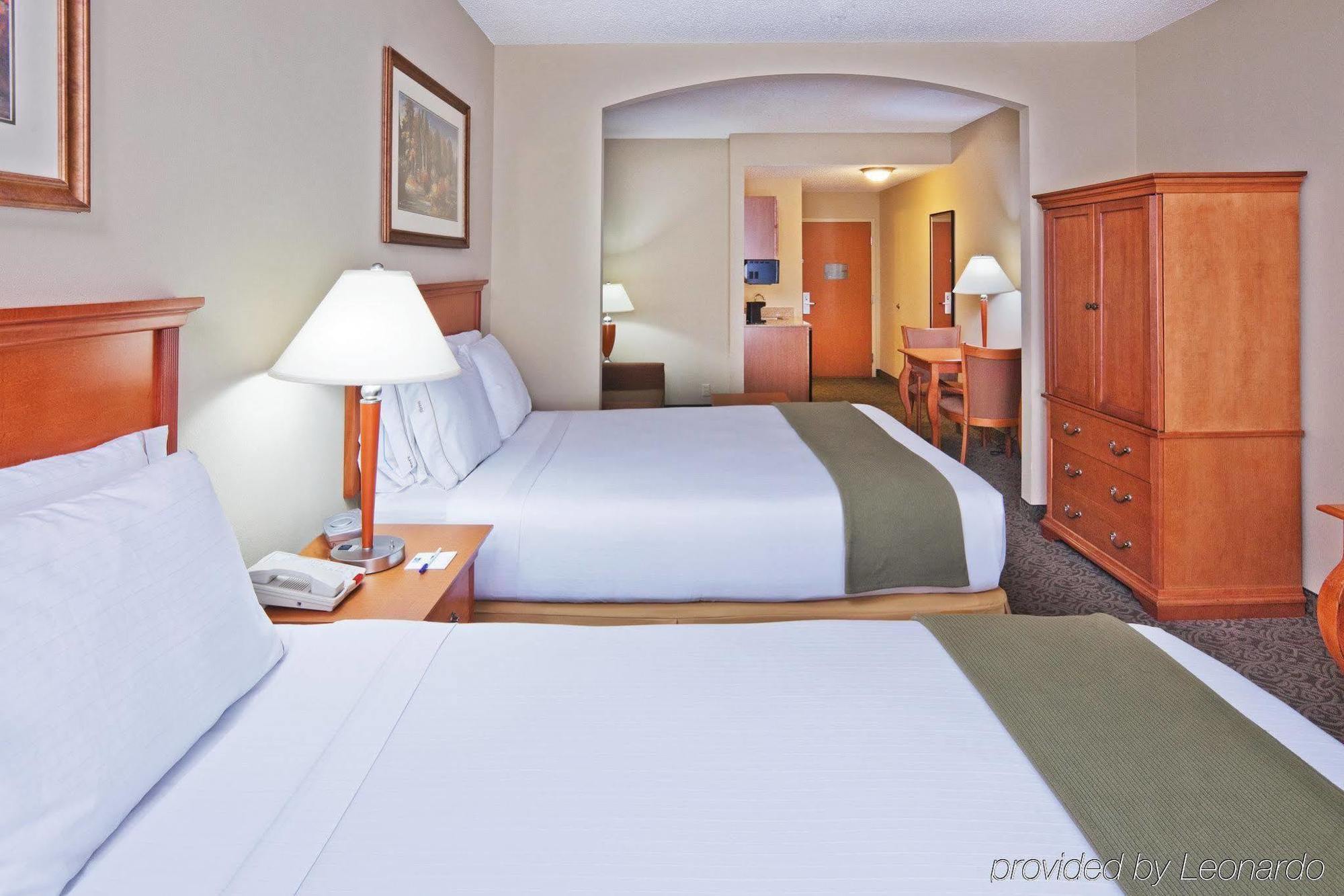 Holiday Inn Express Hotel & Suites Lawton-Fort Sill By Ihg Habitación foto